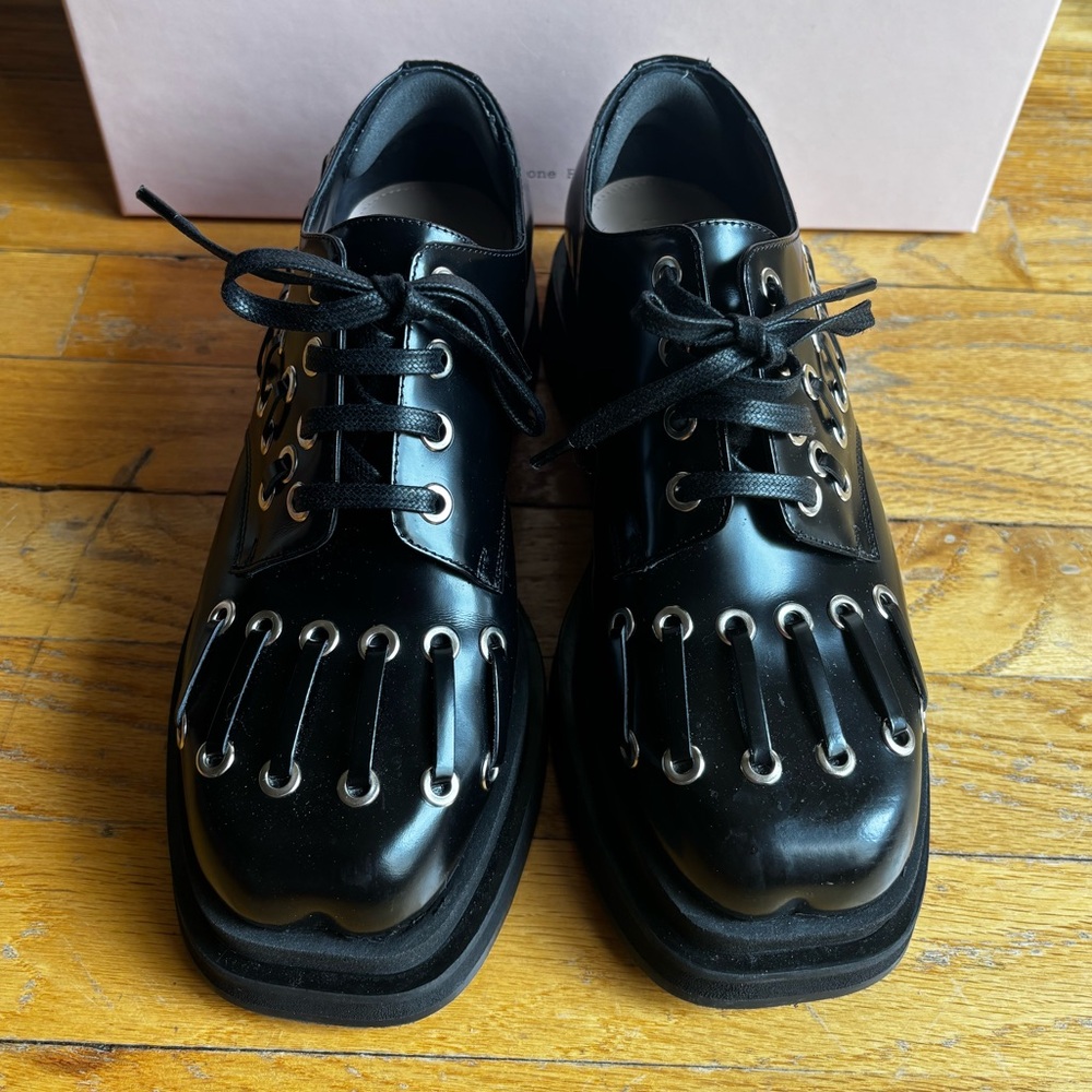 Heart toe Platform Brogues